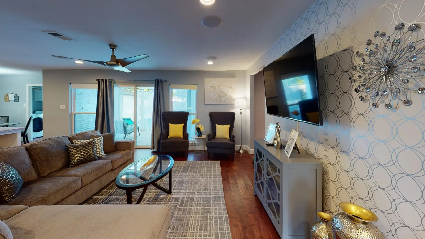 Pz2KfgcK5Qf Living Room (1)